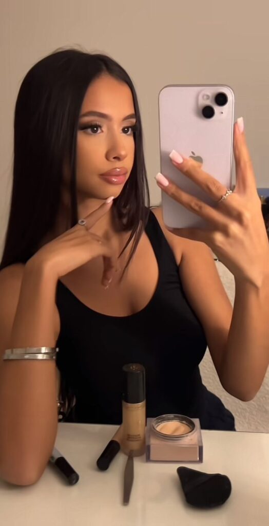 Bayrampaşa Escort Açelya Gibi Genç Işık Işık Saçan Yetenekler