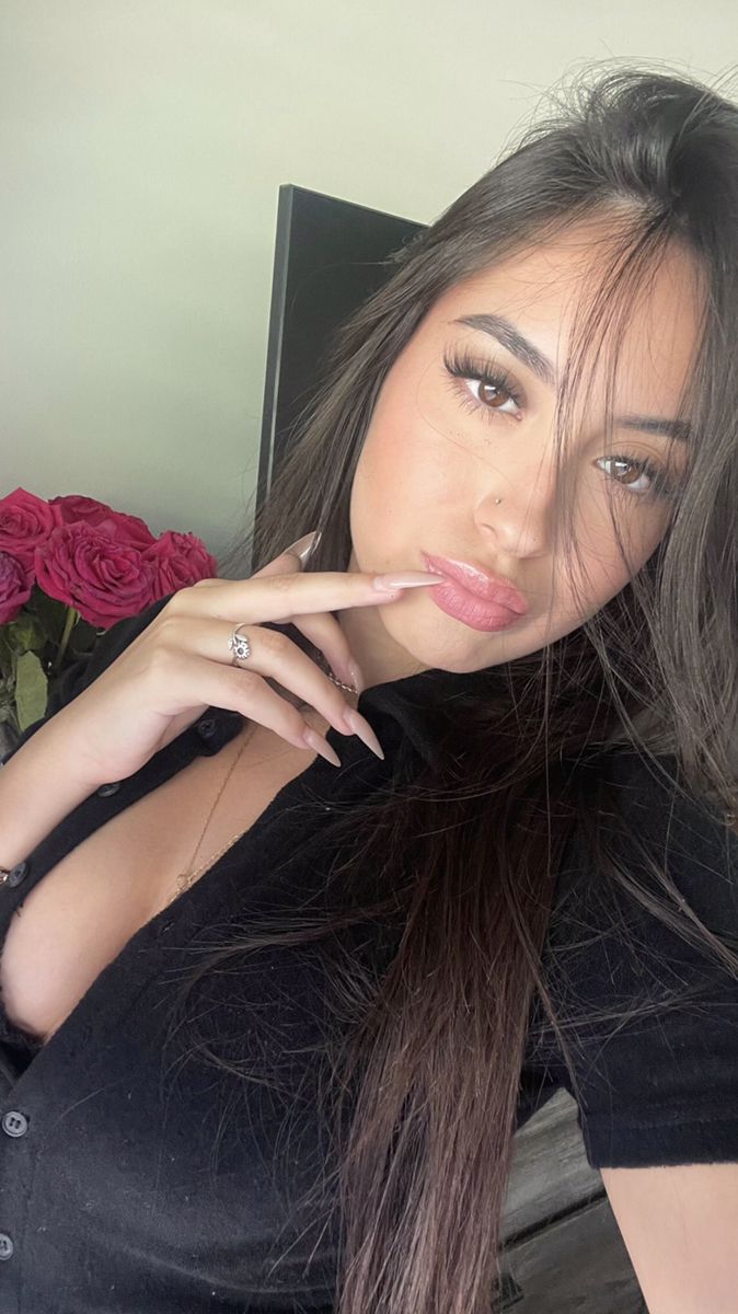 Esenyurt Escort Esmer Tenli Çekici Verda Esmer Ateş Tutkulu Seans