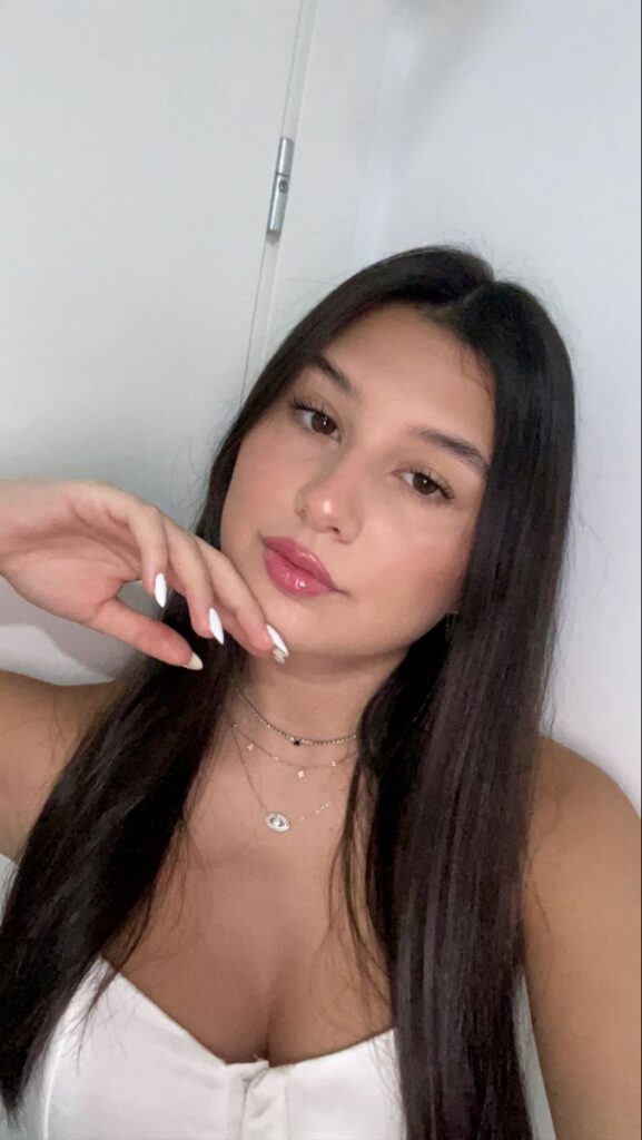 Sultanbeyli Escort Büşra Olgun Deneyimli Anal Seven Escort